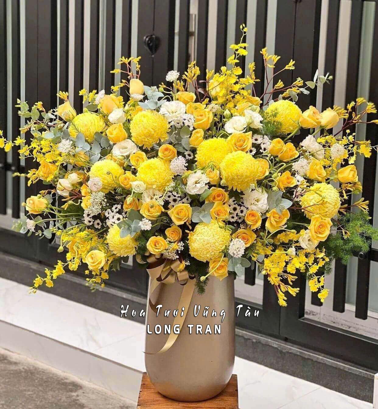 BÌNH HOA CHÚC MỪNG VÀNG CÚC MẪU ĐƠN LAN VŨ NỮ SANG TRỌNG HIỆN ĐẠI VŨNG TÀU BÌNH HOA CHÚC MỪNG VÀNG CÚC MẪU ĐƠN LAN VŨ NỮ SANG TRỌNG HIỆN ĐẠI VŨNG TÀU